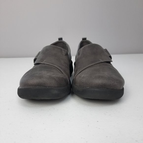 Clarks Cloudsteppers Gray Lightweight Slip On Sneakers size 8 - Picture 4 of 8